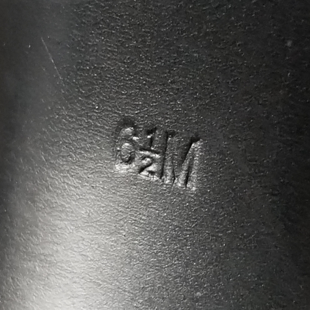 Heels - Picture 3 of 3